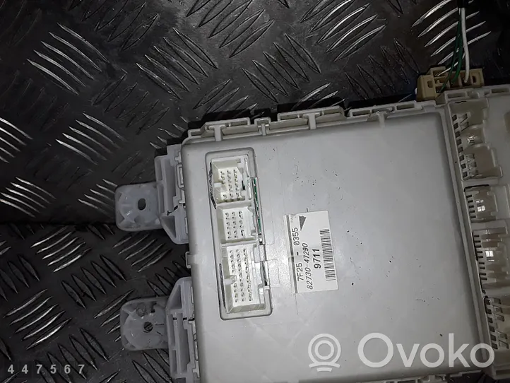 Toyota Prius (NHW20) Module de fusibles 8273047290