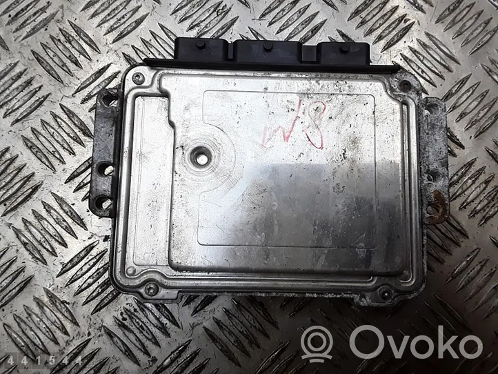 Mazda 3 I Sterownik / Moduł ECU 4M6112A650BB