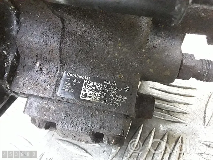 Dacia Duster Fuel injection high pressure pump a2c53252602