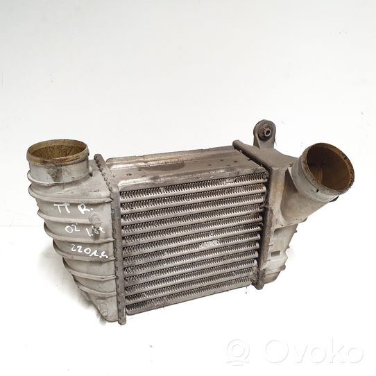 Audi TT Mk1 Chłodnica powietrza doładowującego / Intercooler 8L9145806B