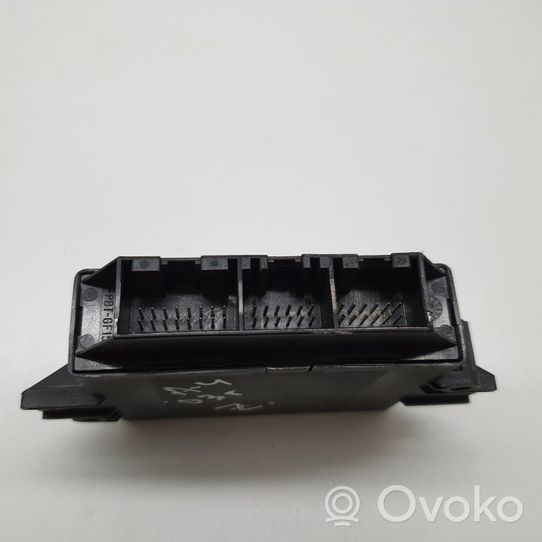 Audi A4 S4 B6 8E 8H Pysäköintitutkan (PCD) ohjainlaite/moduuli 8Z0919283A