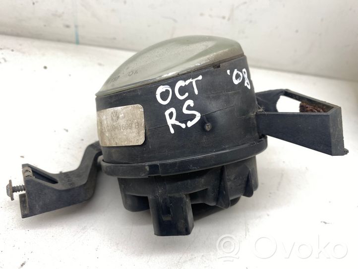 Skoda Octavia Mk2 (1Z) Передняя противотуманная фара 1C0941699B