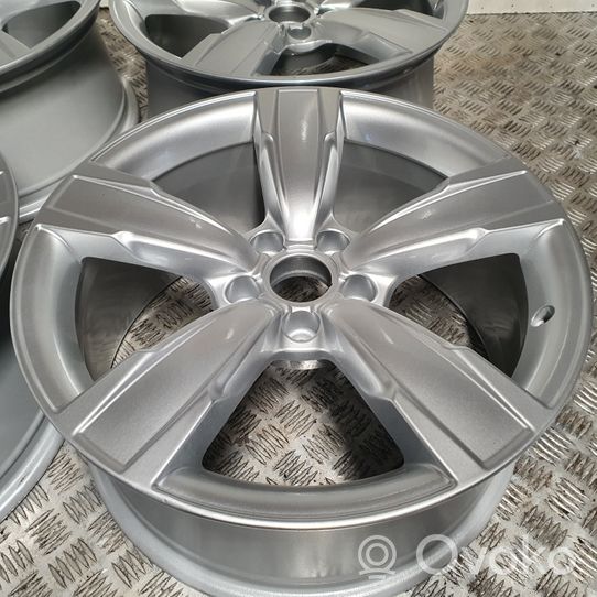 Audi A4 S4 B8 8K R18 alloy rim 8K0601025AE