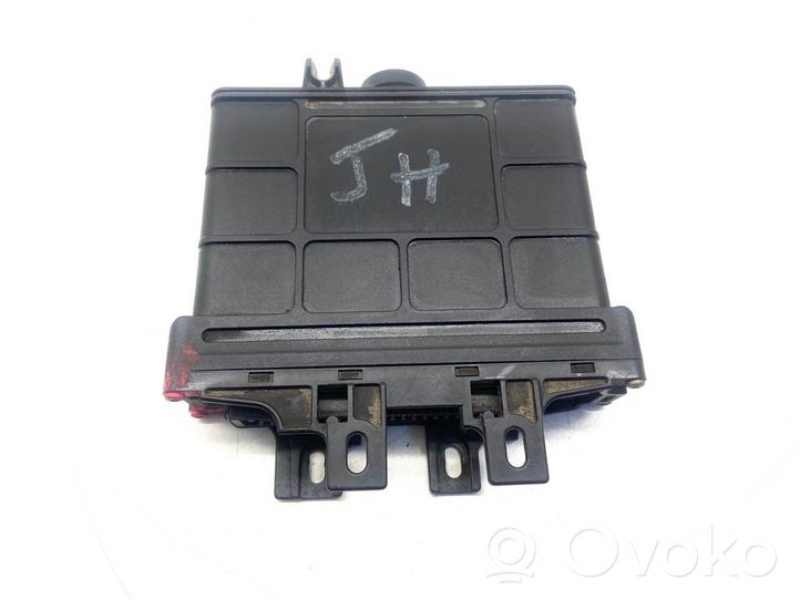 Audi A3 S3 8L Pavarų dėžės valdymo blokas 01M927733JH