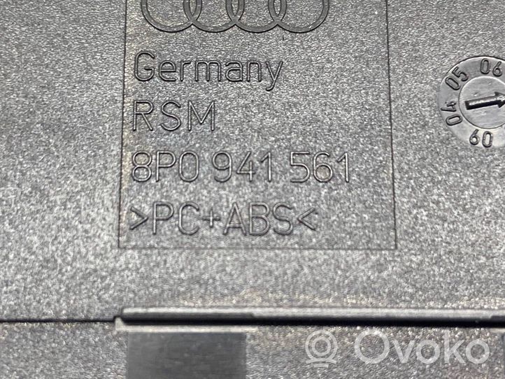 Audi A3 S3 A3 Sportback 8P Boîte / compartiment de rangement pour tableau de bord 8P0941561