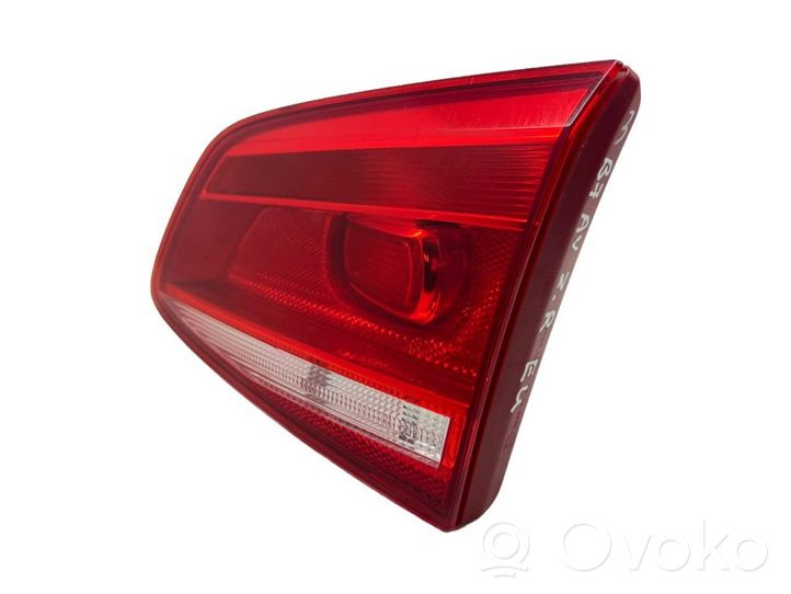 Volkswagen PASSAT B7 Lampy tylnej klapy bagażnika 3AF945094M