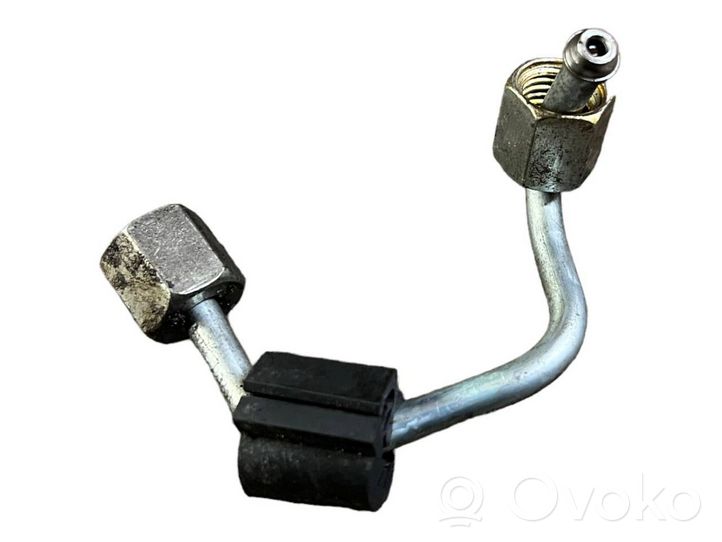 Volkswagen PASSAT B7 Tuyau d'alimentation d'injecteur de carburant 03L301AC