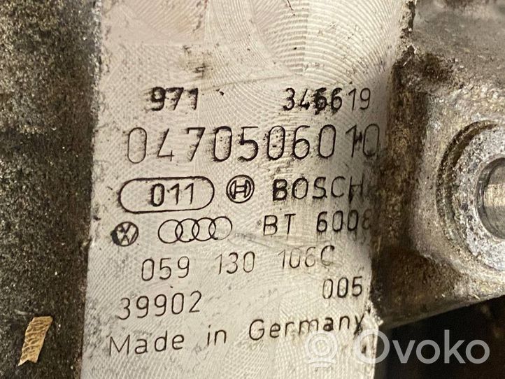 Audi A4 S4 B5 8D Polttoaineen ruiskutuksen suurpainepumppu 059130106C