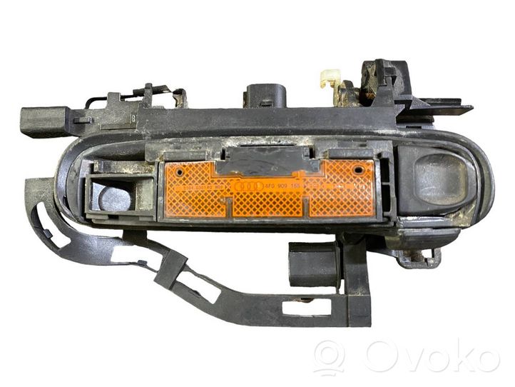 Audi A4 S4 B7 8E 8H Etuoven ulkokahva 4F0837885