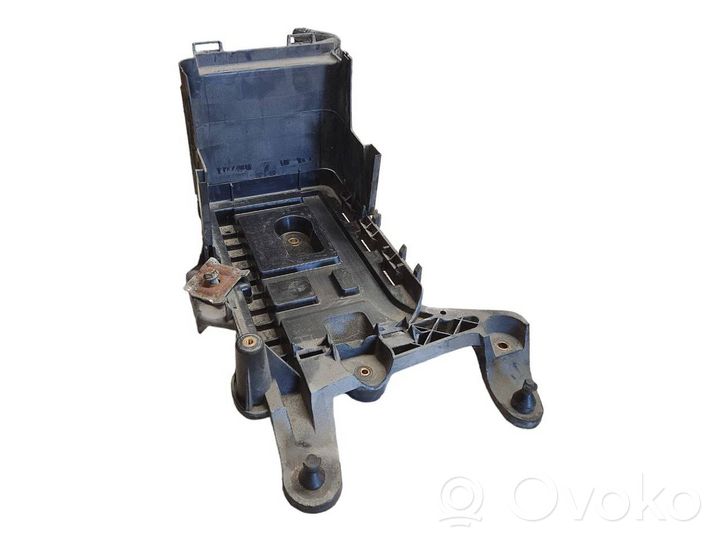 Volkswagen Touran I Vassoio scatola della batteria 1K0915333C