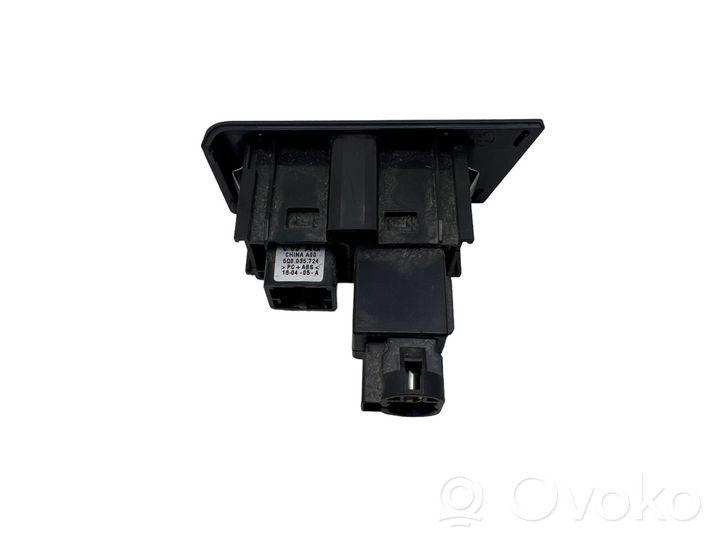 Skoda Octavia Mk3 (5E) Gniazdo / Złącze USB 5Q0035724