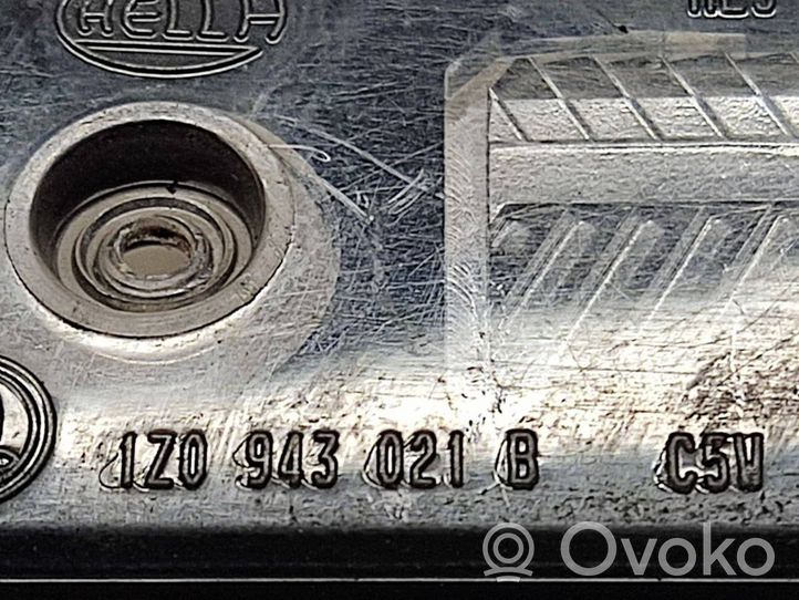 Skoda Octavia Mk2 (1Z) Luce targa 1Z0943021B