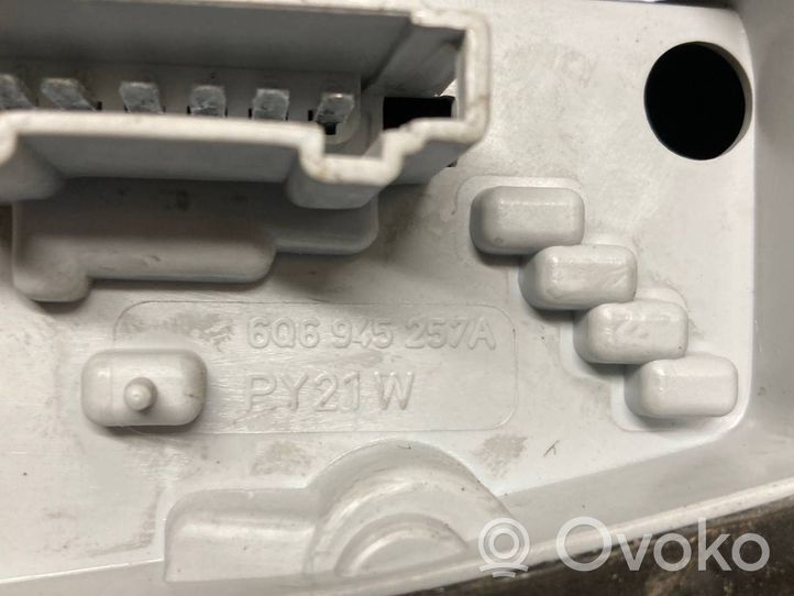 Volkswagen Polo Lampa tylna 6Q6945257A