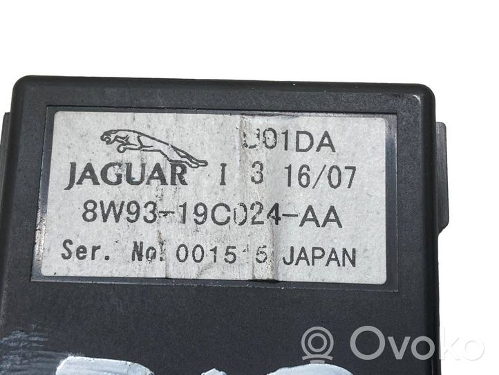 Jaguar XJ X350 Wzmacniacz anteny 8W9319C024AA