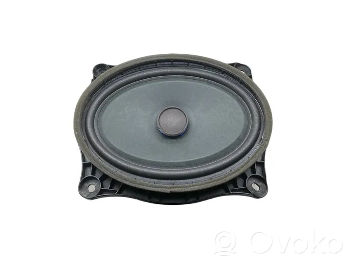 Lexus RX 450H Altoparlante portiera anteriore 8957001001A