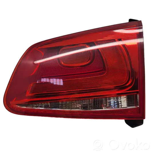 Volkswagen Touareg II Tailgate rear/tail lights 7P6945094C