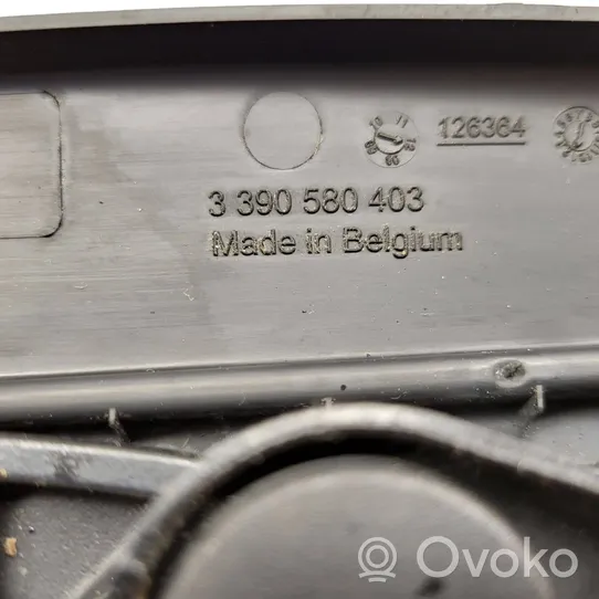 Volkswagen Touareg II Priekinio stiklo valytuvų kojelė 7P0955410B