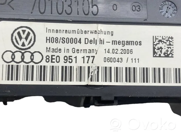 Audi A4 S4 B7 8E 8H Etuistuimen valo 8E0951177