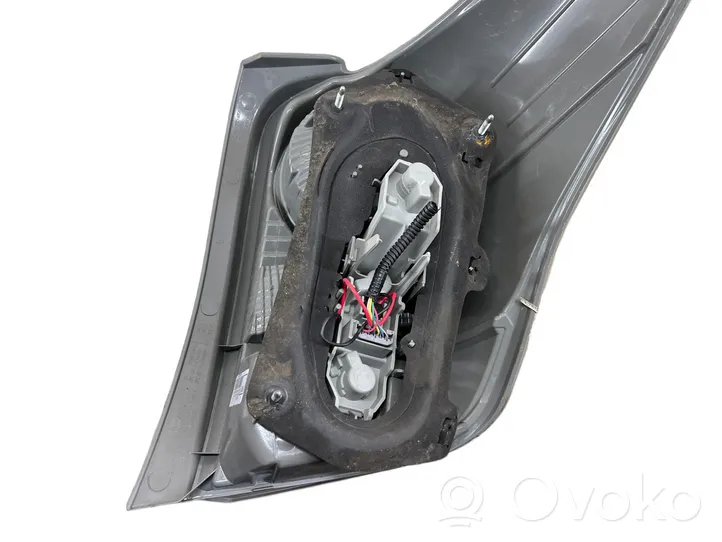 Toyota Verso Luci posteriori 81561-0F102