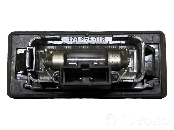 Audi A5 8T 8F Éclairage de plaque d'immatriculation 8T0943021