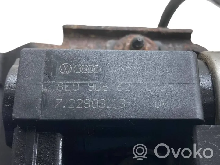 Audi A4 S4 B7 8E 8H Podciśnieniowy zbiornik powietrza 054129808