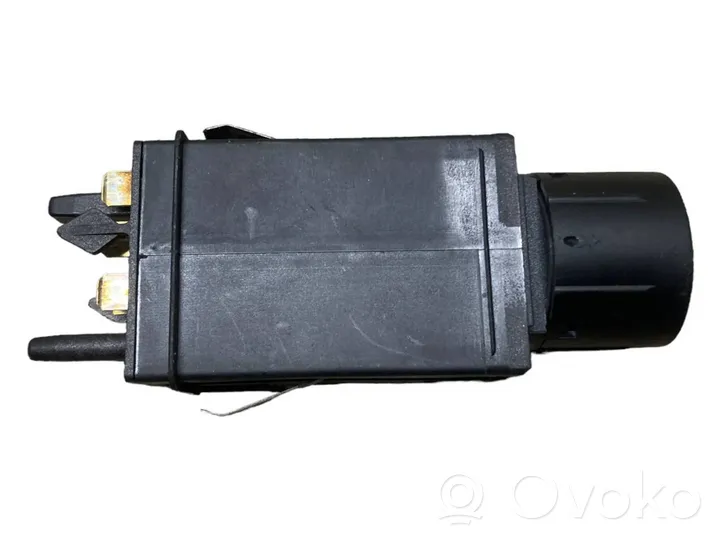 Audi TT Mk1 Interruptor de la calefacción de la luna/parabrisas 8N0941503B