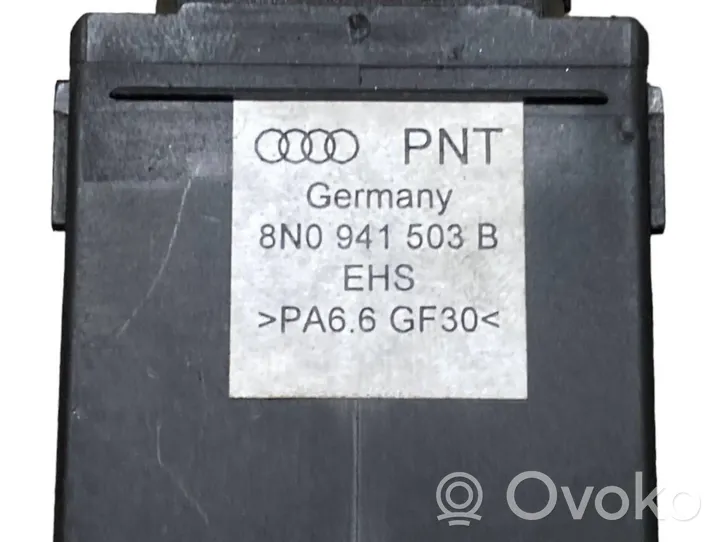 Audi TT Mk1 Stiklo šildymo elektra jungtukas 8N0941503B