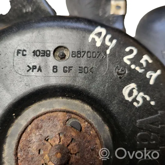 Audi A4 S4 B7 8E 8H Elektrinis radiatorių ventiliatorius 8E0121205T