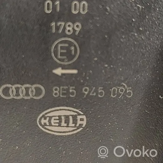 Audi A4 S4 B7 8E 8H Задний фонарь в кузове 8E5945095