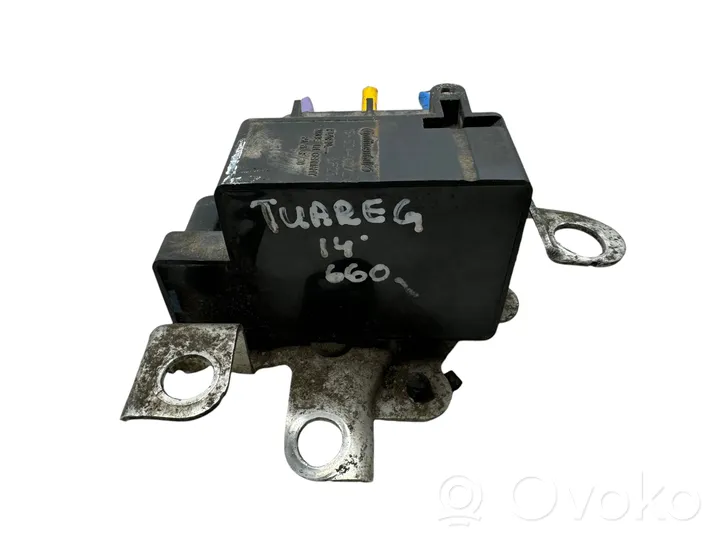 Volkswagen Touareg II Verteiler / Ventilblock Luftfederung 7P0698014