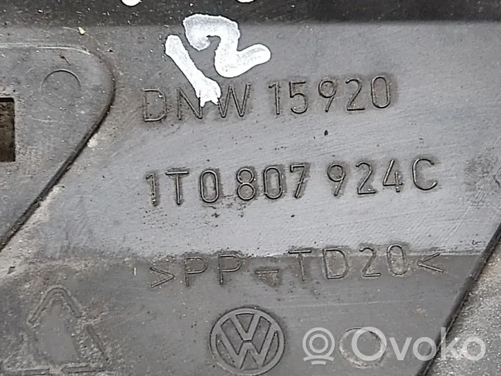 Volkswagen Touran II Buse de lave-phares 1T0807924C
