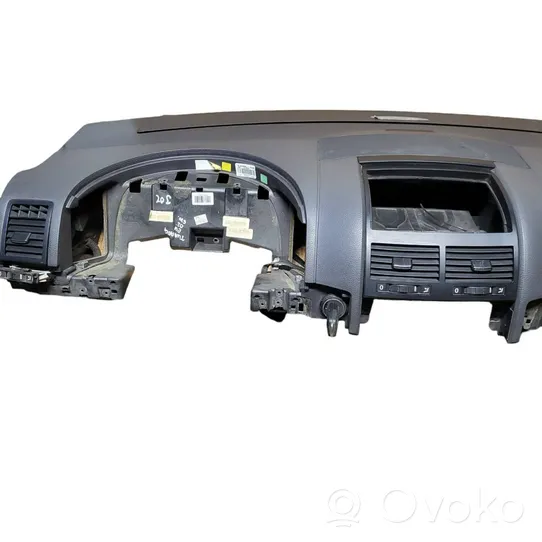 Volkswagen Touareg I Tableau de bord 7L6858451