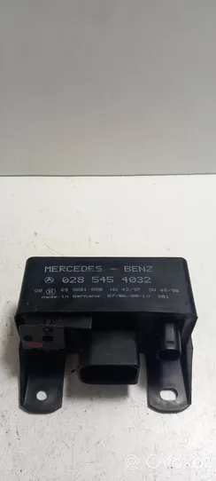 Mercedes-Benz C W203 Glow plug pre-heat relay A0285454032