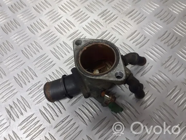 Opel Zafira B Boîtier de thermostat 