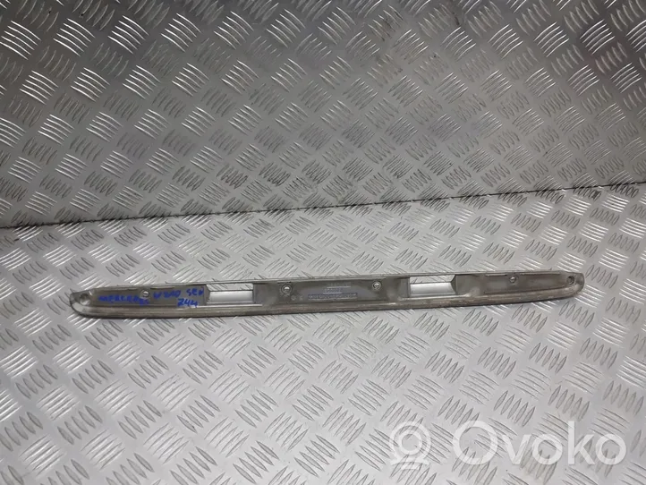 Mercedes-Benz E W210 Spoiler del portellone posteriore/bagagliaio 2107580038