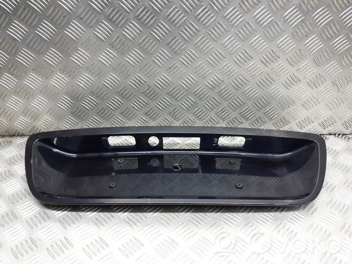 Mercedes-Benz C W203 Becquet de lunette arrière A2037500881