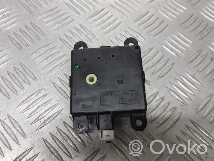 Nissan Primera Module de contrôle carrosserie centrale 3T050-30820