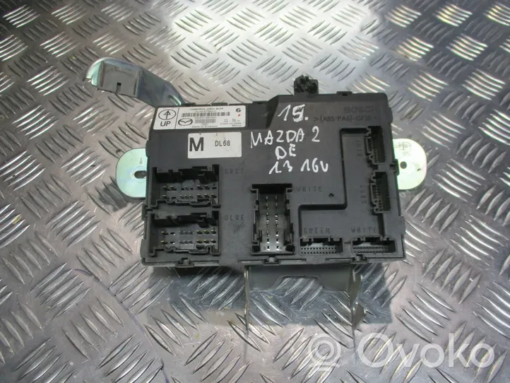 Mazda 2 Skrzynka bezpieczników / Komplet DL44-67560-C
