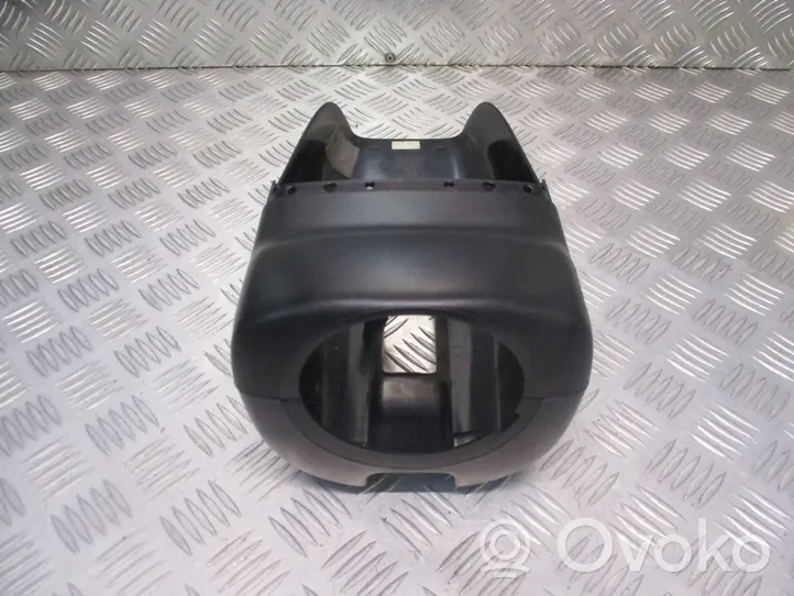 Volkswagen Polo IV 9N3 Ohjauspyörän pylvään verhoilu 