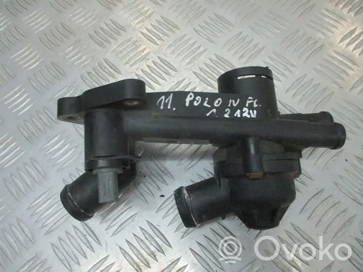 Volkswagen Polo IV 9N3 Alloggiamento termostato 03C121111B