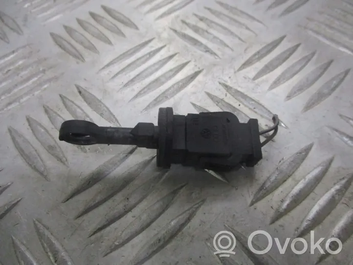 Audi A4 S4 B6 8E 8H Sonde température extérieure 8E0820538