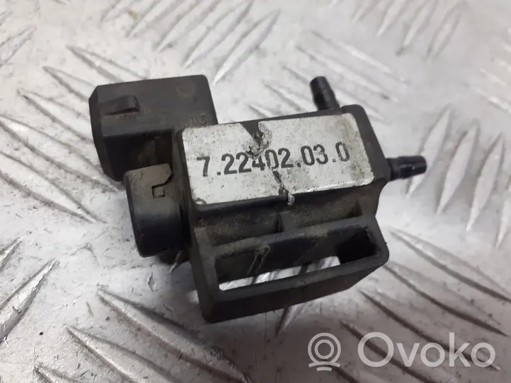 Audi A4 S4 B5 8D Valve vacuum 722402030