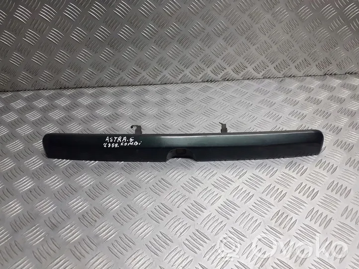 Opel Astra G Becquet de lunette arrière 90559239