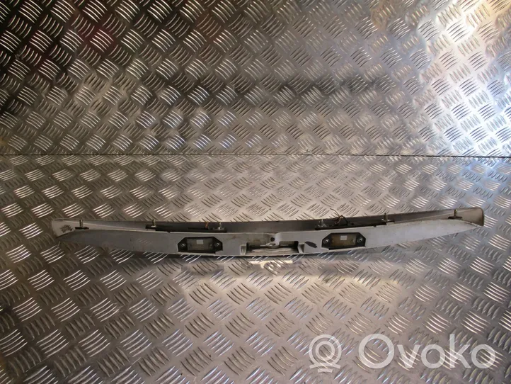 Ford Mondeo Mk III Spoiler tylnej szyby klapy bagażnika 