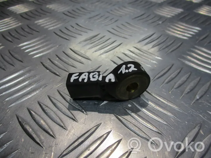 Skoda Fabia Mk1 (6Y) Czujnik spalania stukowego 030905377C