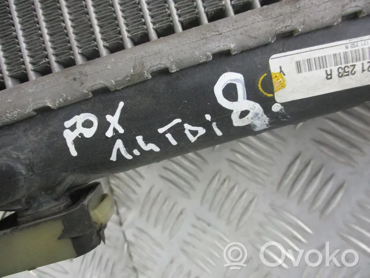 Volkswagen Fox Радиатор охлаждающей жидкости 