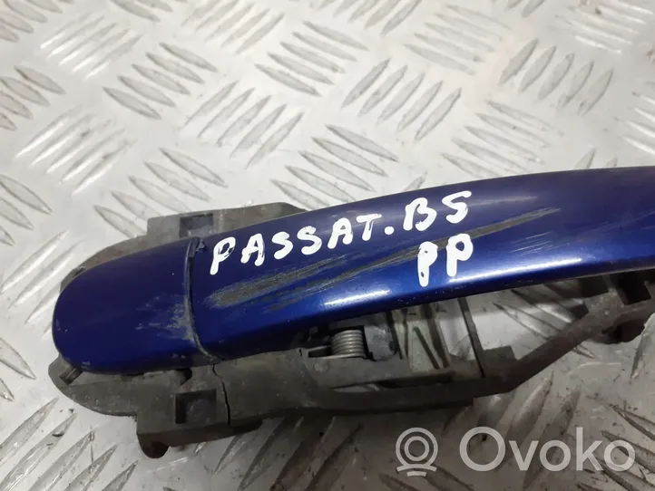 Volkswagen PASSAT B5 Support poignée extérieur de porte avant 