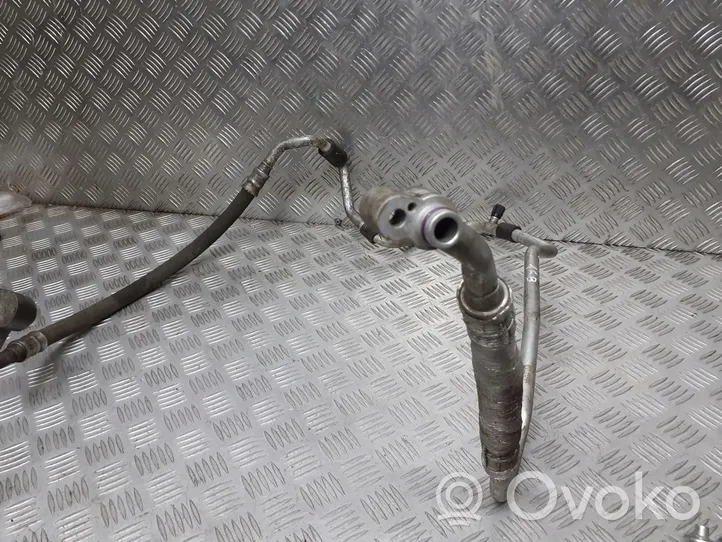 Skoda Octavia Mk2 (1Z) Wąż / Przewód klimatyzacji A/C 1K0820743BT