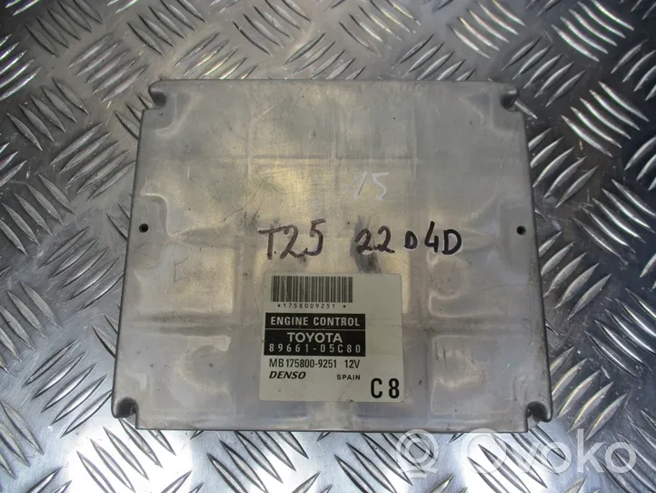 Toyota Avensis T250 Sterownik / Moduł ECU 89661-05C80