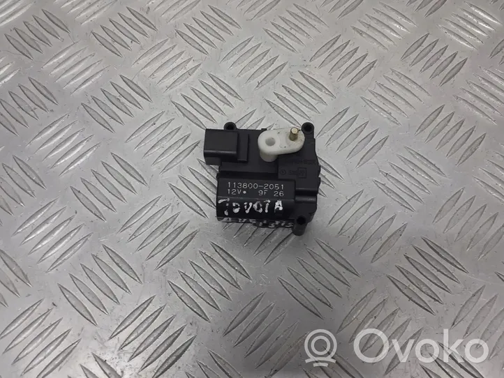 Toyota Avensis T250 Central body control module 113800-2051
